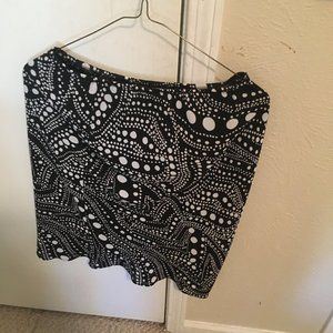 Geometric black and white skirs